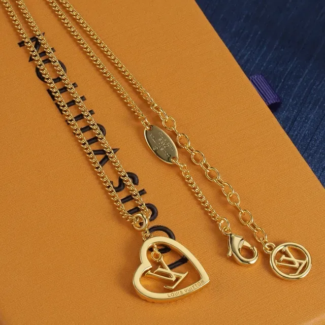 Louis Vuitton Amour Gold Silver Heart-Shaped Pendant Crystal-Pavé Border Necklace 4