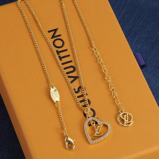 Louis Vuitton Amour Gold Silver Heart-Shaped Pendant Crystal-Pavé Border Necklace 5