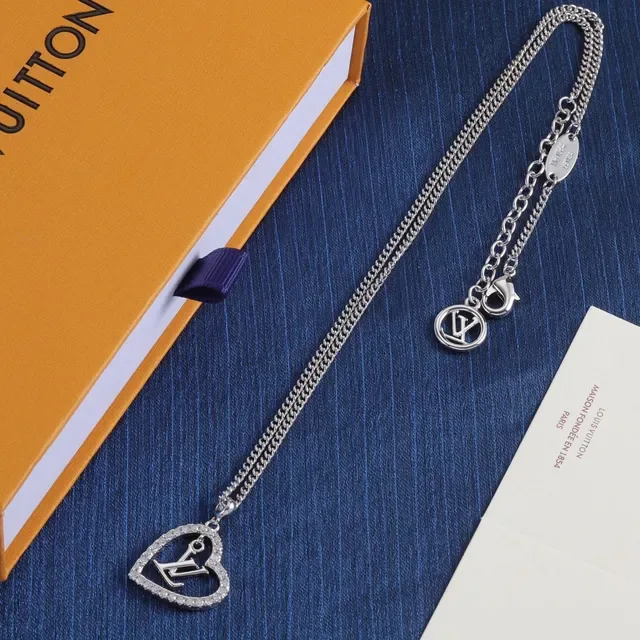 Louis Vuitton Amour Gold Silver Heart-Shaped Pendant Crystal-Pavé Border Necklace 7