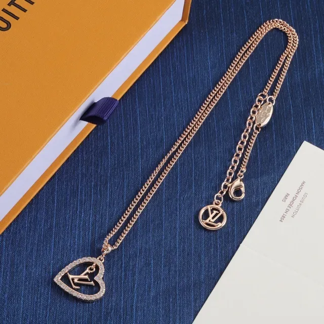 Louis Vuitton Amour Gold Silver Heart-Shaped Pendant Crystal-Pavé Border Necklace 8