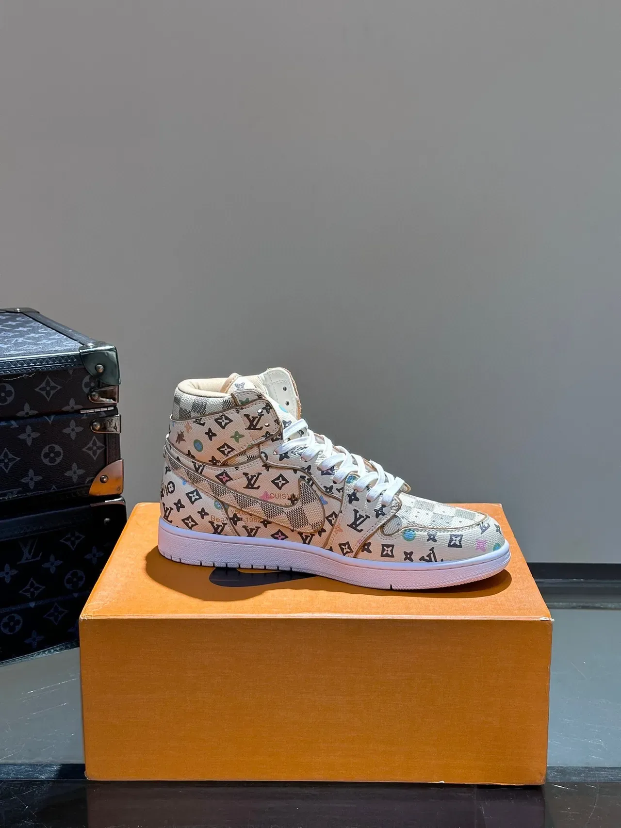 Louis Vuitton 米色 多色 高帮 印花 生活方式运动鞋 6