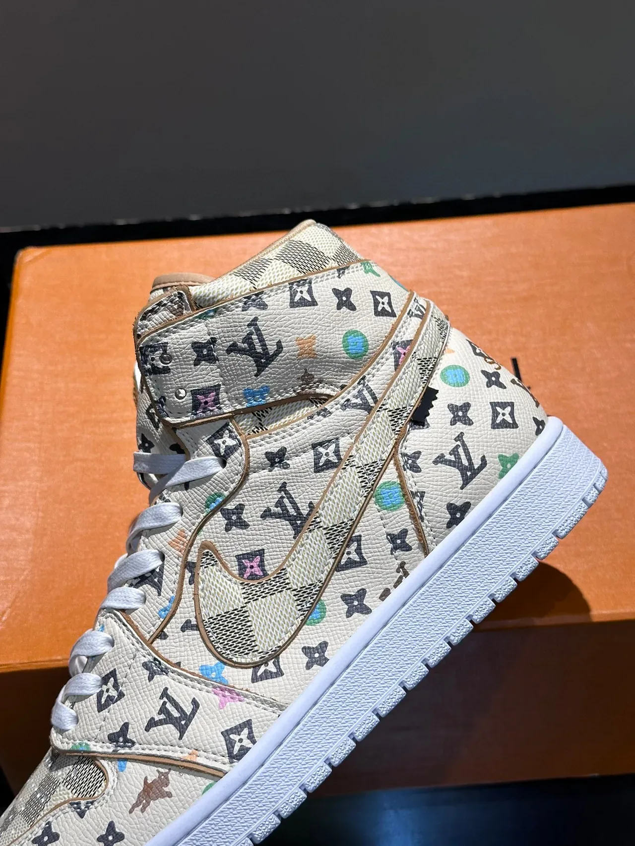 Louis Vuitton 米色 多色 高帮 印花 生活方式运动鞋 7