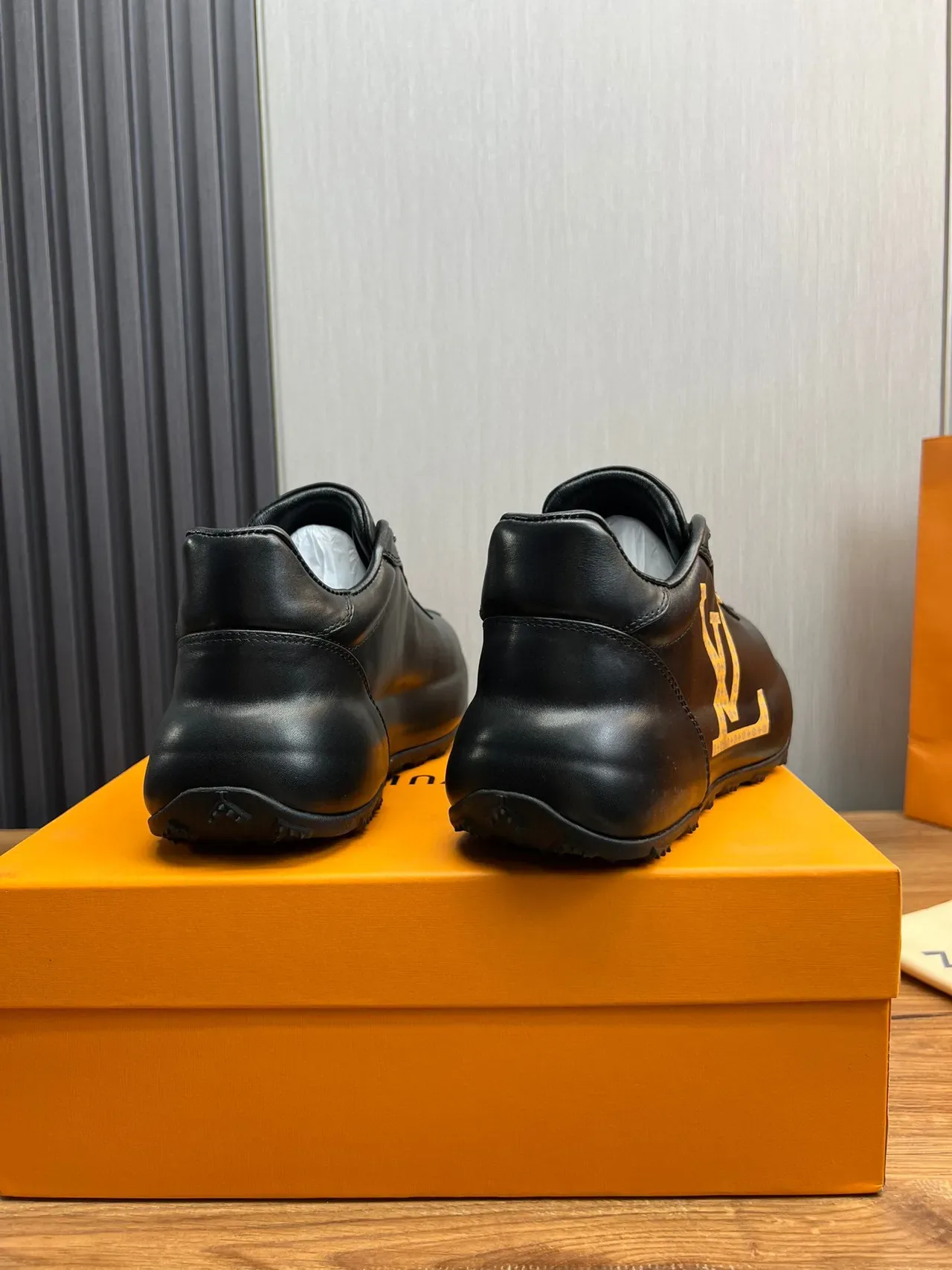 路易威登 黑色和金色 Monogram 生活方式运动鞋 7
