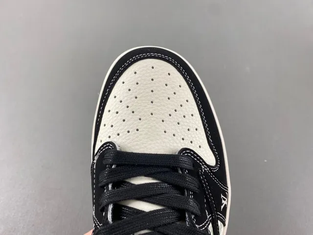 Louis Vuitton Black Beige Low-Top Monogram Canvas Lifestyle Sneakers 5