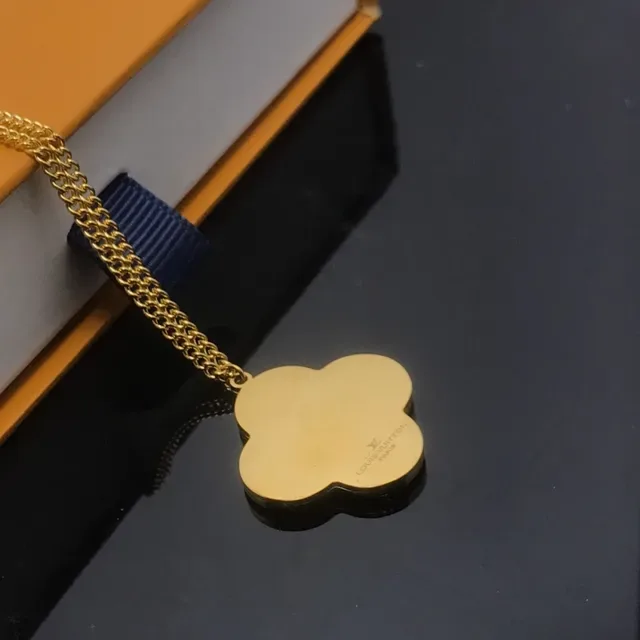 Louis Vuitton Black Gold Quatrefoil Pendant Monogram Canvas Inlay Necklace 4