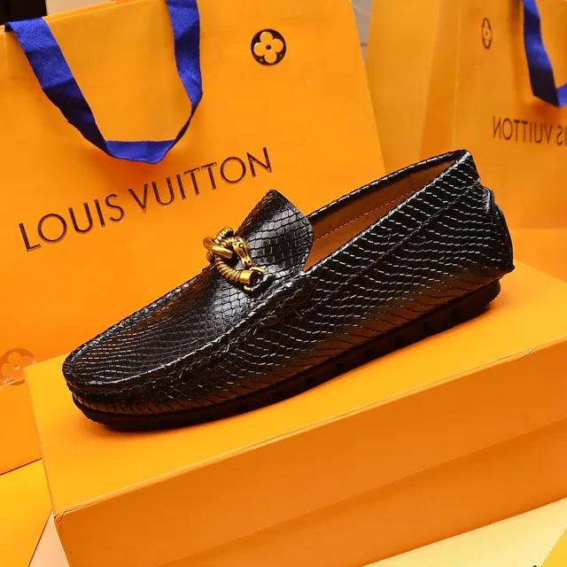Louis Vuitton Black Gold Snakeskin-Textured Leather Twisted Chain Hardware Loafer 5