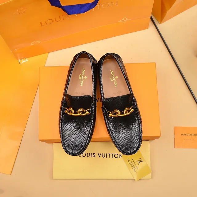 Louis Vuitton Black Gold Snakeskin-Textured Leather Twisted Chain Hardware Loafer 9