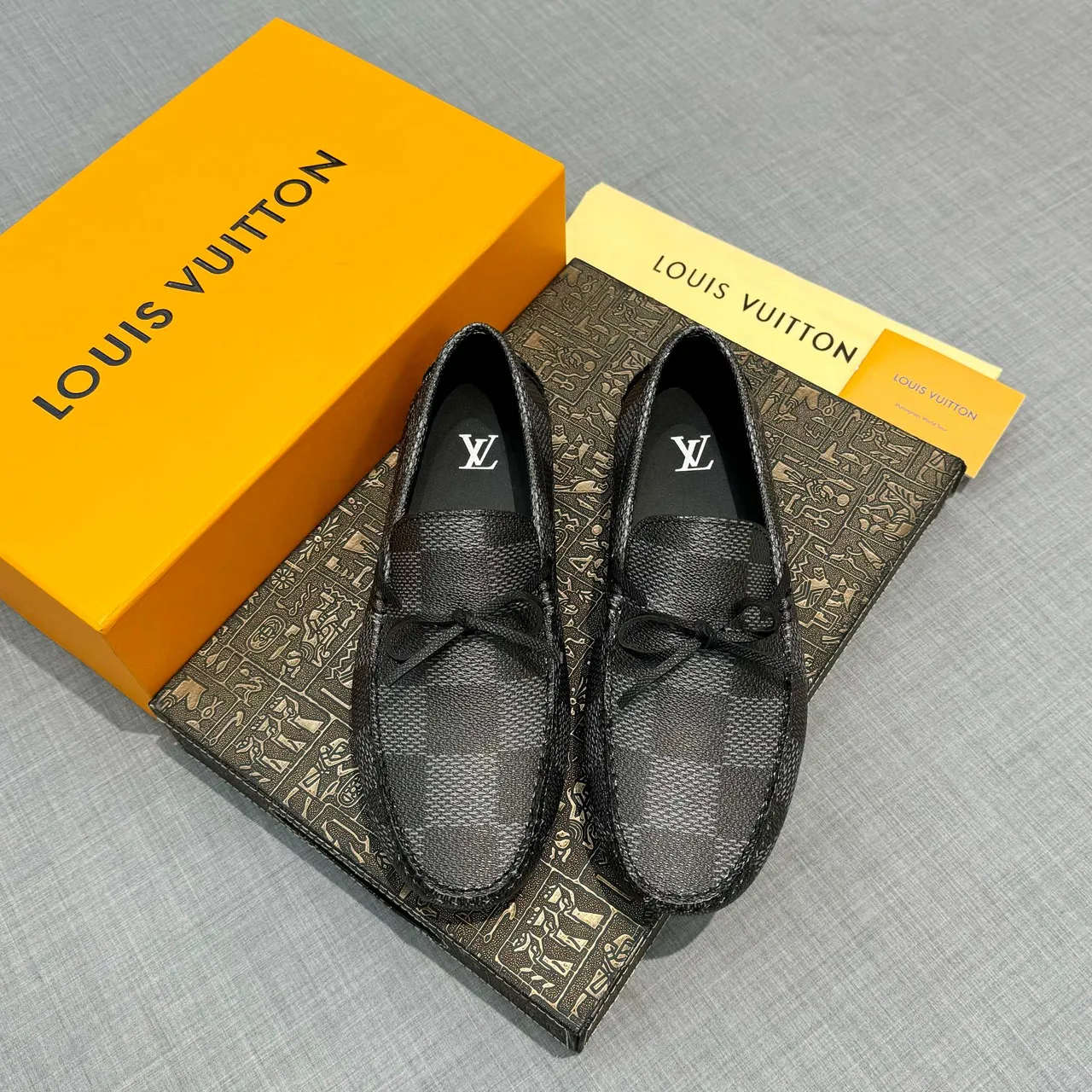 Louis Vuitton Noir Gris Damier Check Texture Nœud Papillon Détail Loafer 6