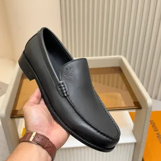 Louis Vuitton काले चमड़े की ब्रेडेड स्ट्रैप लोफर