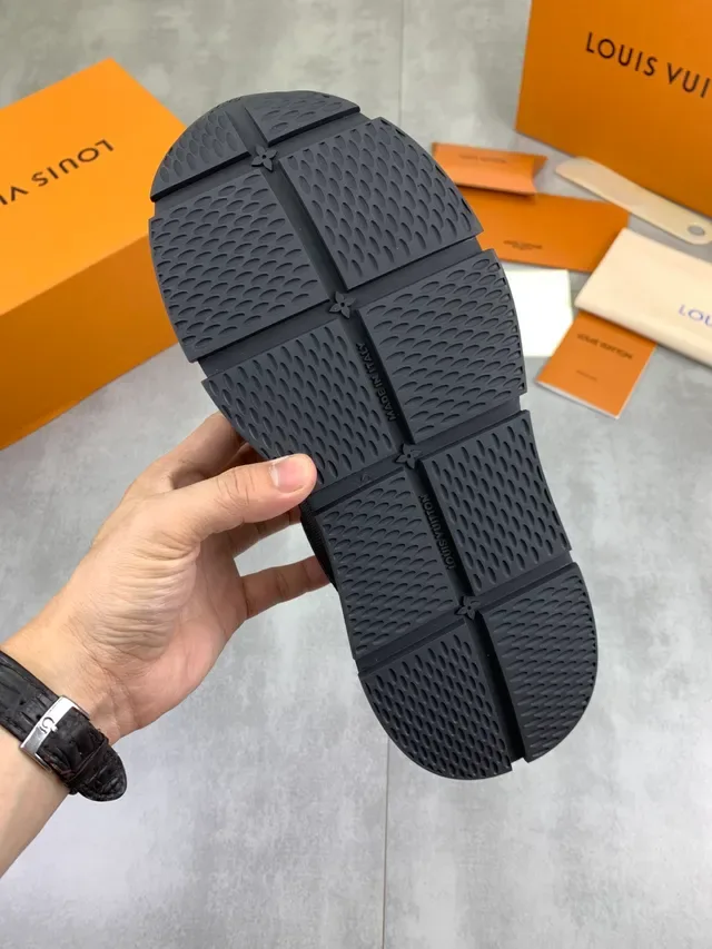 Louis Vuitton Noir et Blanc Cuir et Maille Sémelle Sculptée Lifestyle Sneakers 3