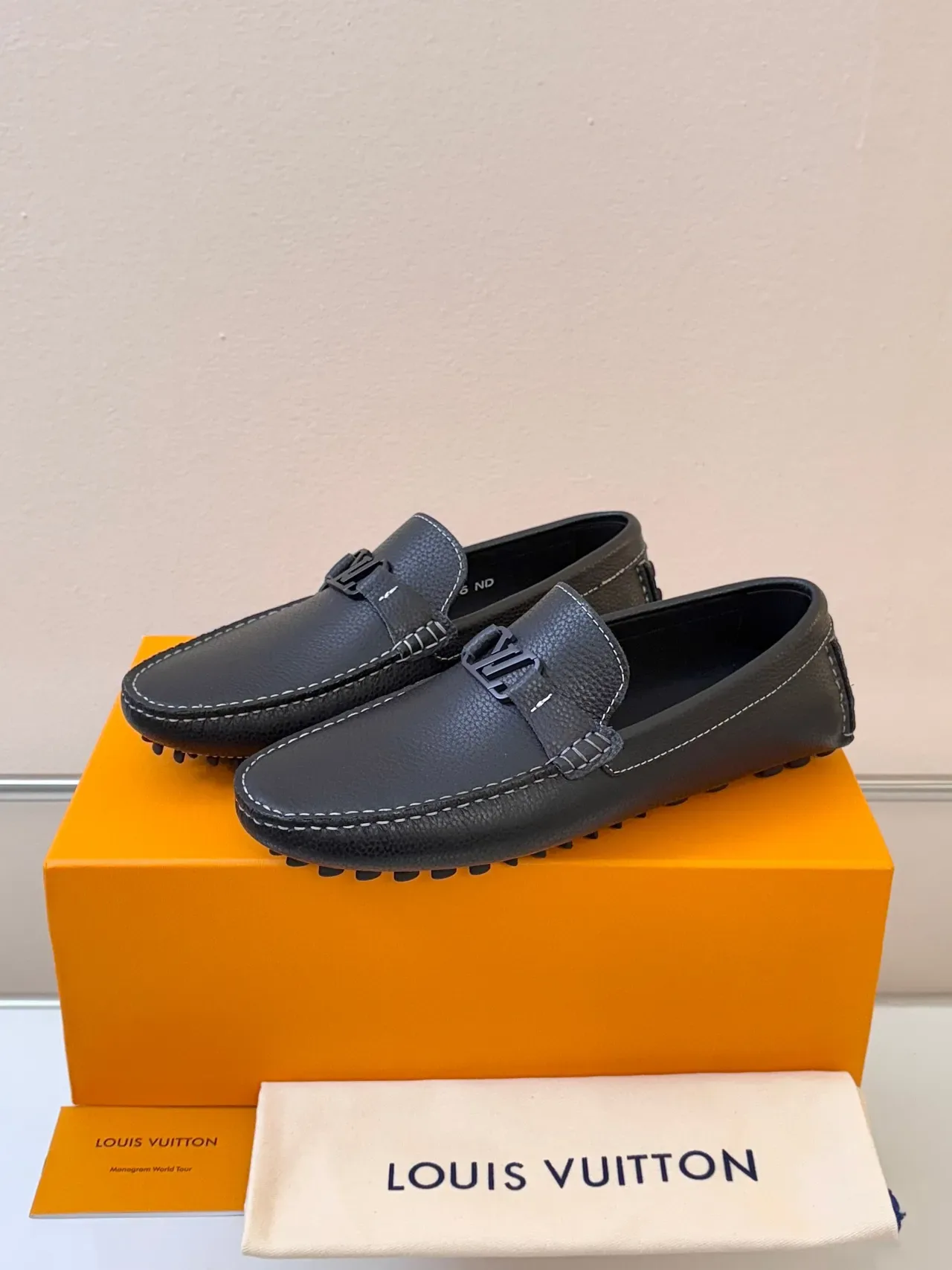 Louis Vuitton Black White Pebbled Leather LV Monogram Buckle Loafer 2