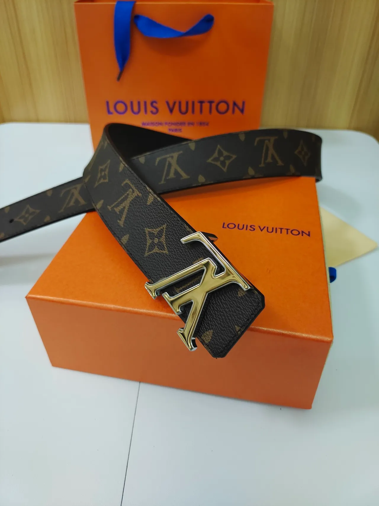 Louis Vuitton Brown Gold Monogram Canvas Large Metallic LV Buckle Leather Belt 4
