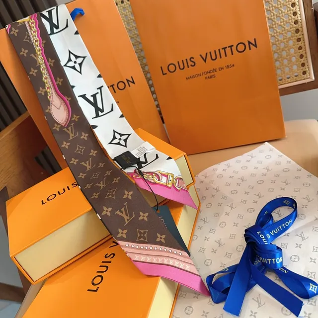Louis Vuitton foulard de soie marron rose étroit à motif monogramme 7