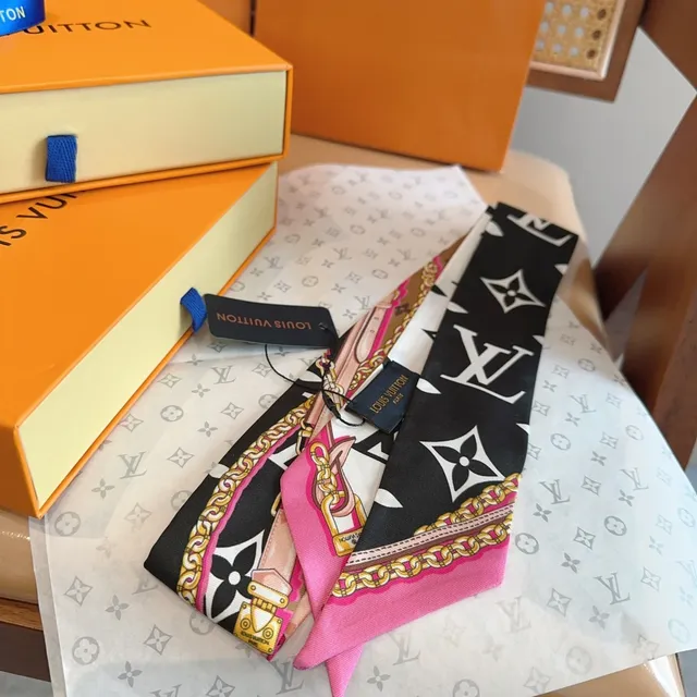 Louis Vuitton foulard de soie marron rose étroit à motif monogramme 8