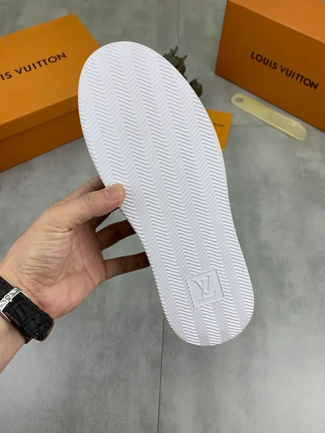 Louis Vuitton ब्राउन व्हाइट स्वेड अपर प्लेटफॉर्म सोल लोफर 3