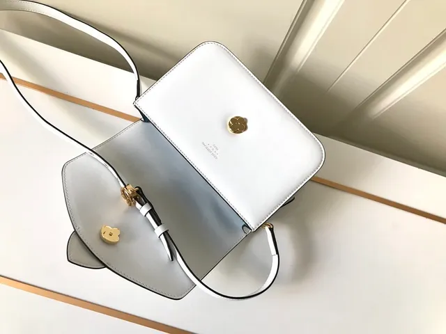 Louis Vuitton Dauphine White Leather Underarm Bag 2