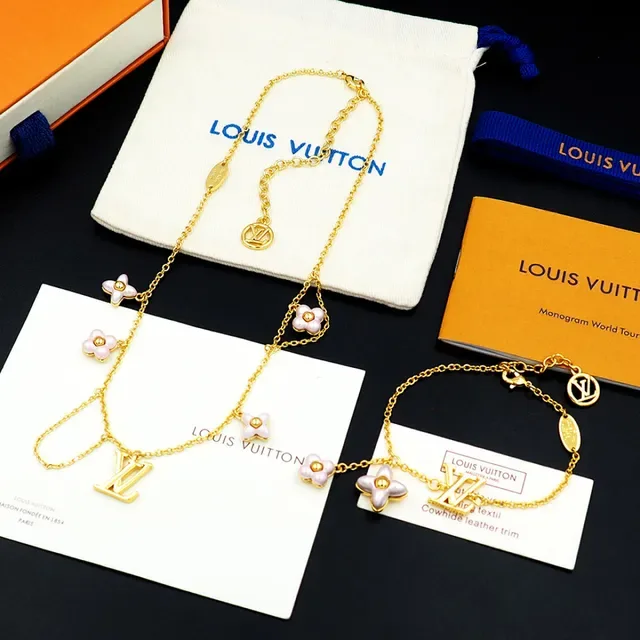 Louis Vuitton Floral Charm Gold-Tone Necklace 10