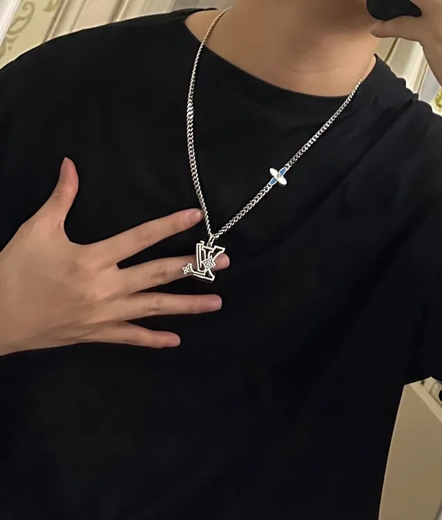 Louis Vuitton Flower Monogram Enamel Pendant Necklace 2