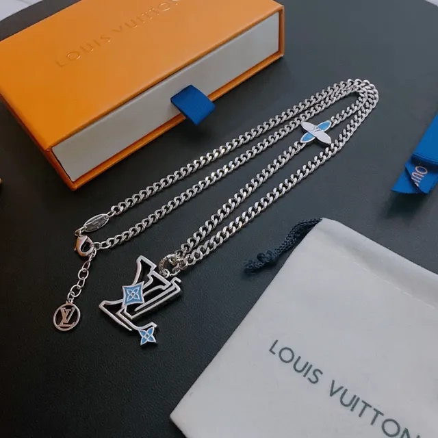 Louis Vuitton Flower Monogram Enamel Pendant Necklace 3