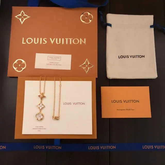 Louis Vuitton Flower Motif Gold-Tone Mother-of-Pearl Necklace 3