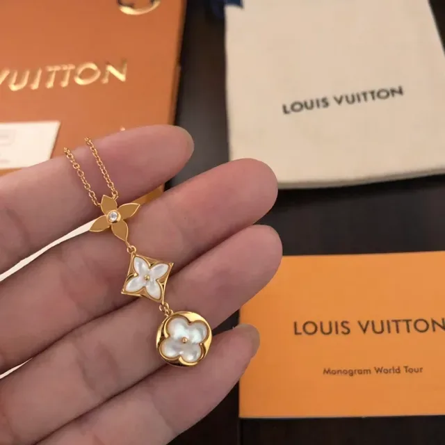 Louis Vuitton Flower Motif Gold-Tone Mother-of-Pearl Necklace 4