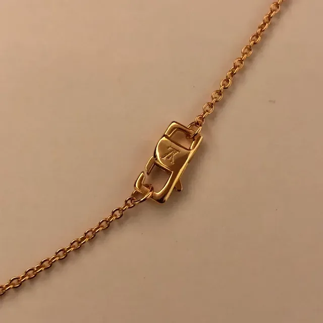 Louis Vuitton Flower Motif Gold-Tone Mother-of-Pearl Necklace 7