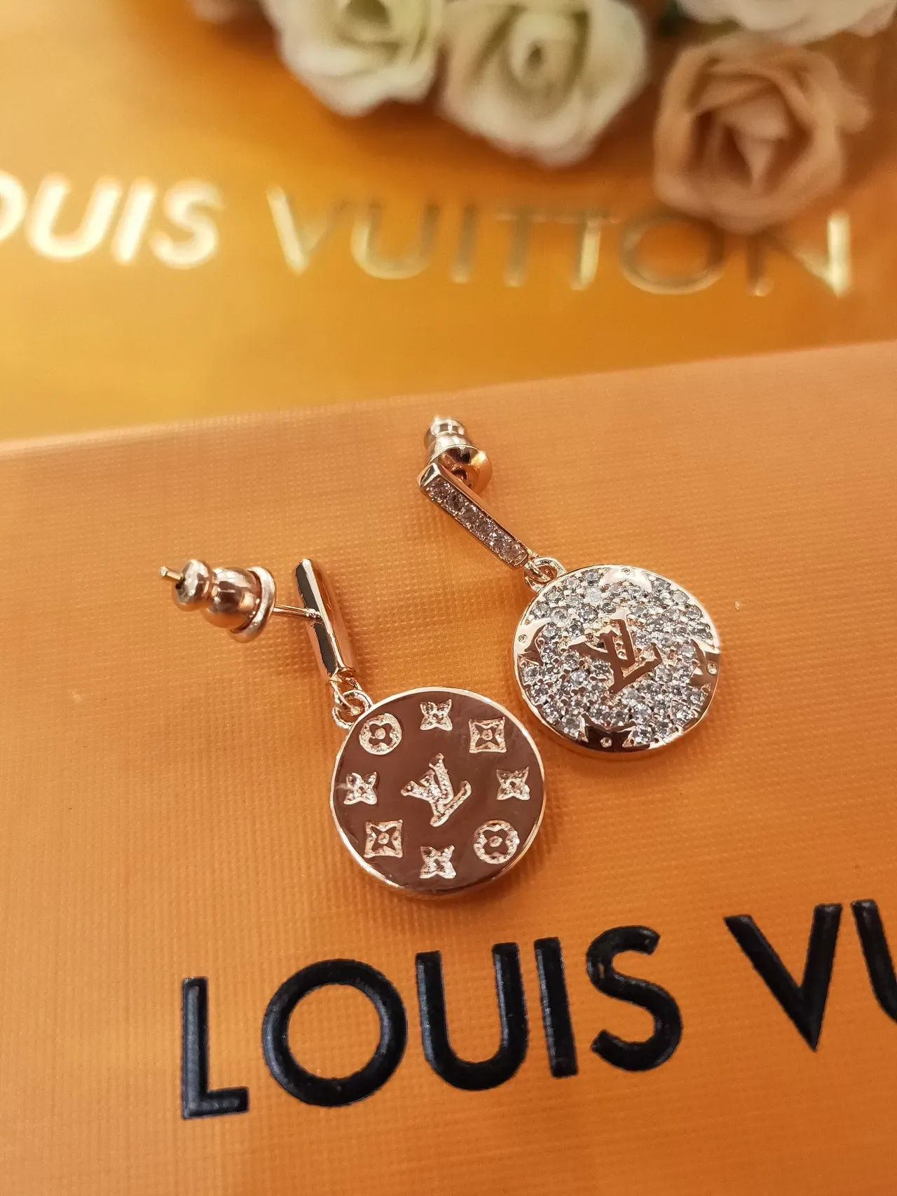 Louis Vuitton Gold Black Pavé-Crystal Encrusted Circular Disc Pendant Earrings 3