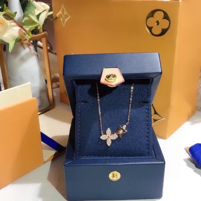Louis Vuitton Gold Black Rose Chain Dual Floral Pendant Necklace 2