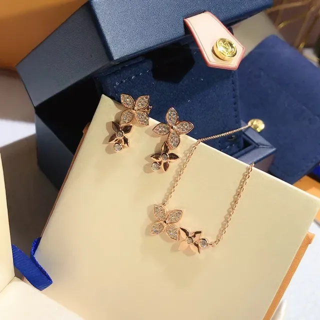Louis Vuitton Gold Black Rose Chain Dual Floral Pendant Necklace 4
