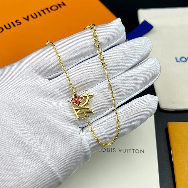 Louis Vuitton Gold Chain Interlocking LV Monogram Pendant Necklace 4