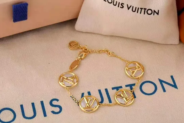 Louis Vuitton Gold Silver Chain-Link Circular Medallion Bracelet 2