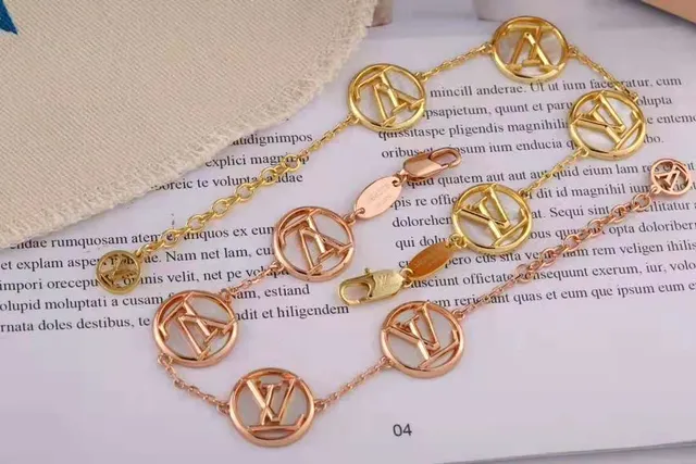 Louis Vuitton Gold Silver Chain-Link Circular Medallion Bracelet 3