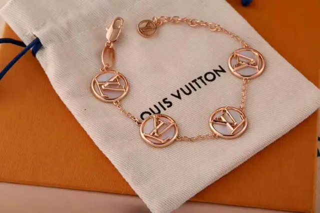 Louis Vuitton Gold Silver Chain-Link Circular Medallion Bracelet 4