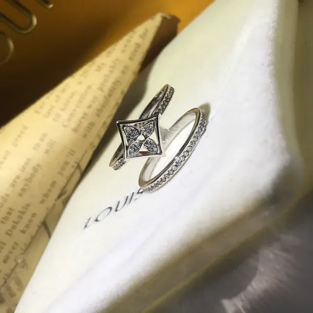 Louis Vuitton Gold Silver Rose Pavé Diamond Ring 2