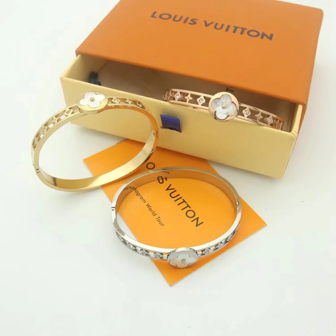 Louis Vuitton Pulseira rígida de ouro branco com motivo floral 7