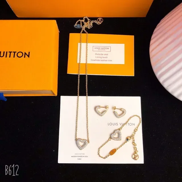 Louis Vuitton Heart Gold Silver Pavé Crystal Necklace 3