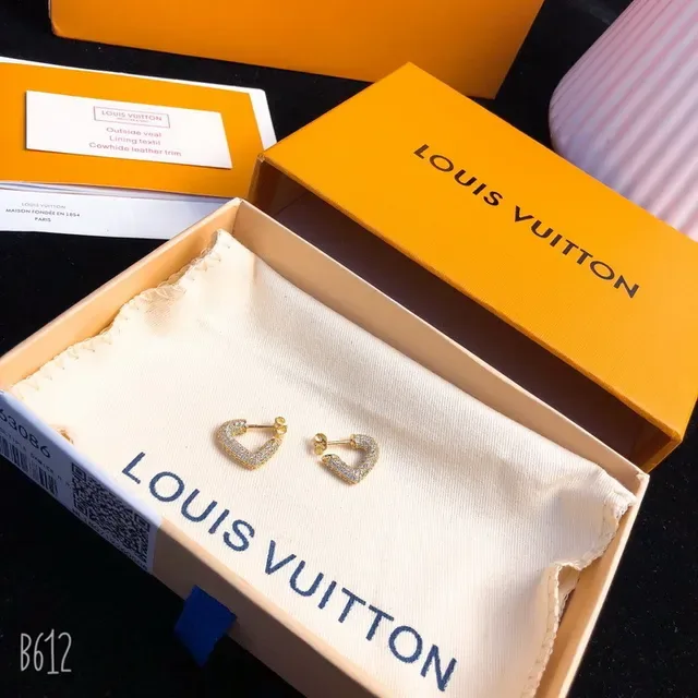 Louis Vuitton Heart Gold Silver Pavé Crystal Necklace 4