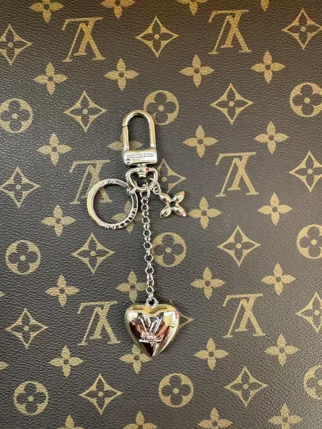 Louis Vuitton Heart Keyholder Gold Silver Pendant LV Monogram Engraving Bracelet 3