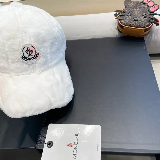 Louis Vuitton Hello Kitty Monogram Mini Bucket Bag 5