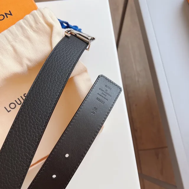 Louis Vuitton Interlocking LV Buckle Black Pebbled Leather Belt 4