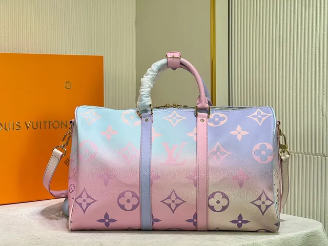 Louis Vuitton Keepall গ্রেডিয়েন্ট মনোগ্রাম ডাফল ব্যাগ 2