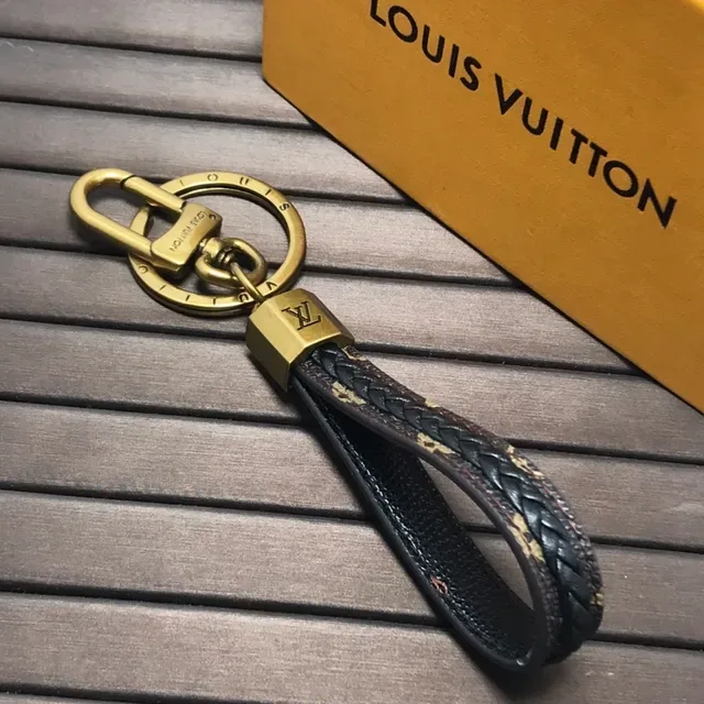 Louis Vuitton Key Holder Black Gold Braided Leather Aged Brass Hardware Crossbody Bag 3