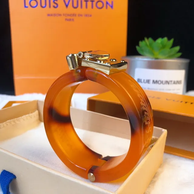 Louis Vuitton Lockit Amber Tortoiseshell Resin Gold-Tone Bracelet 3