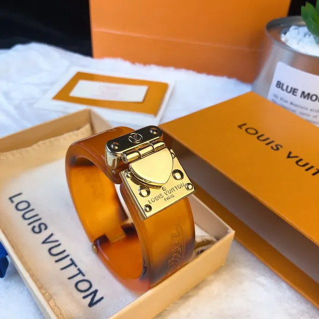 Louis Vuitton Lockit Amber Tortoiseshell Resin Gold-Tone Bracelet 5