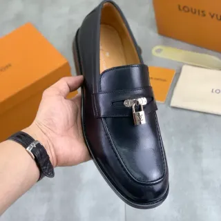 Louis Vuitton Lockit 乐福鞋 黑色皮革 挂锁带 乐福鞋
