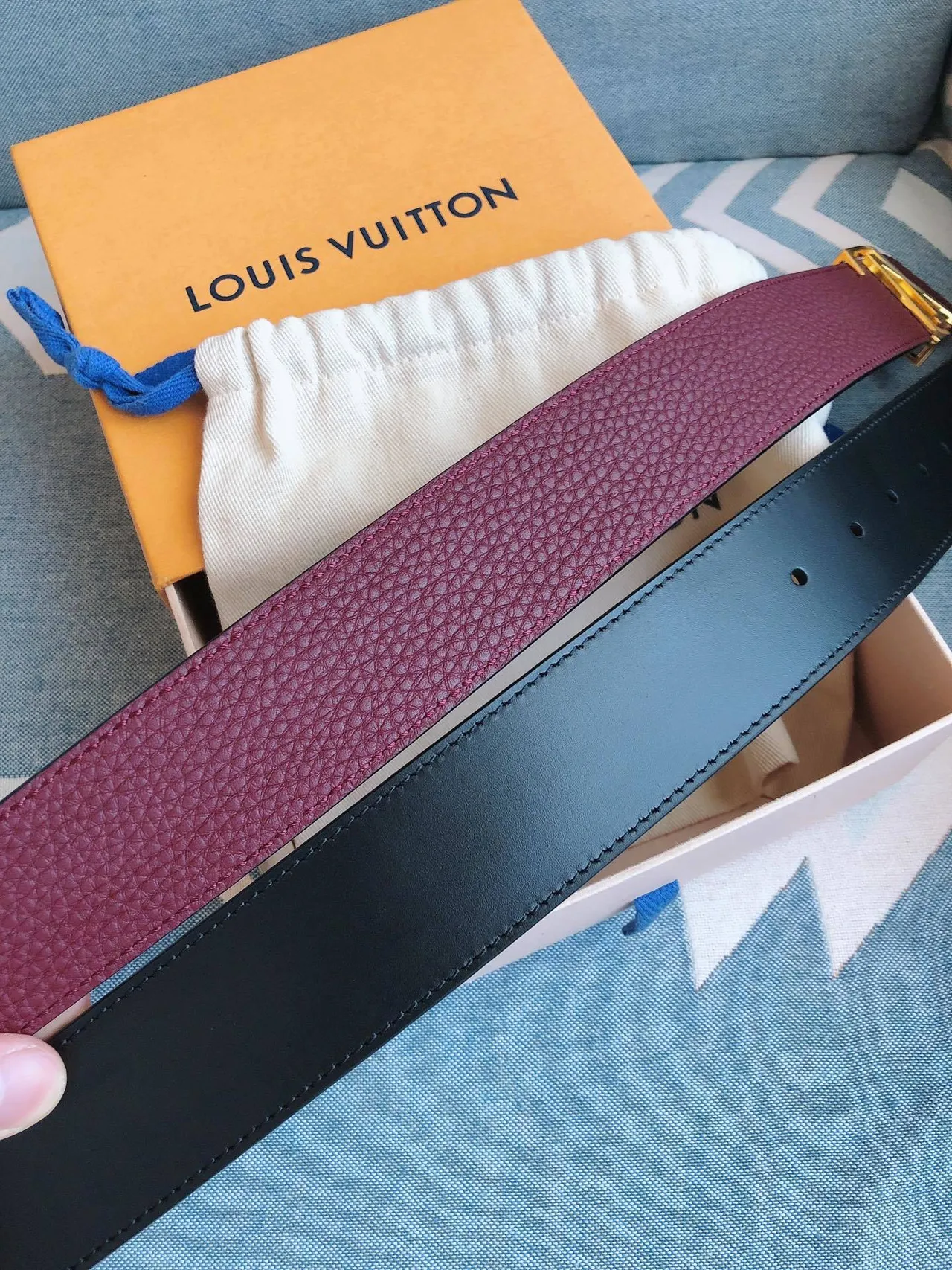 Louis Vuitton LV Belt بورجوندي جلد مقشر بكل ذهبي اللون حزام جلد 2