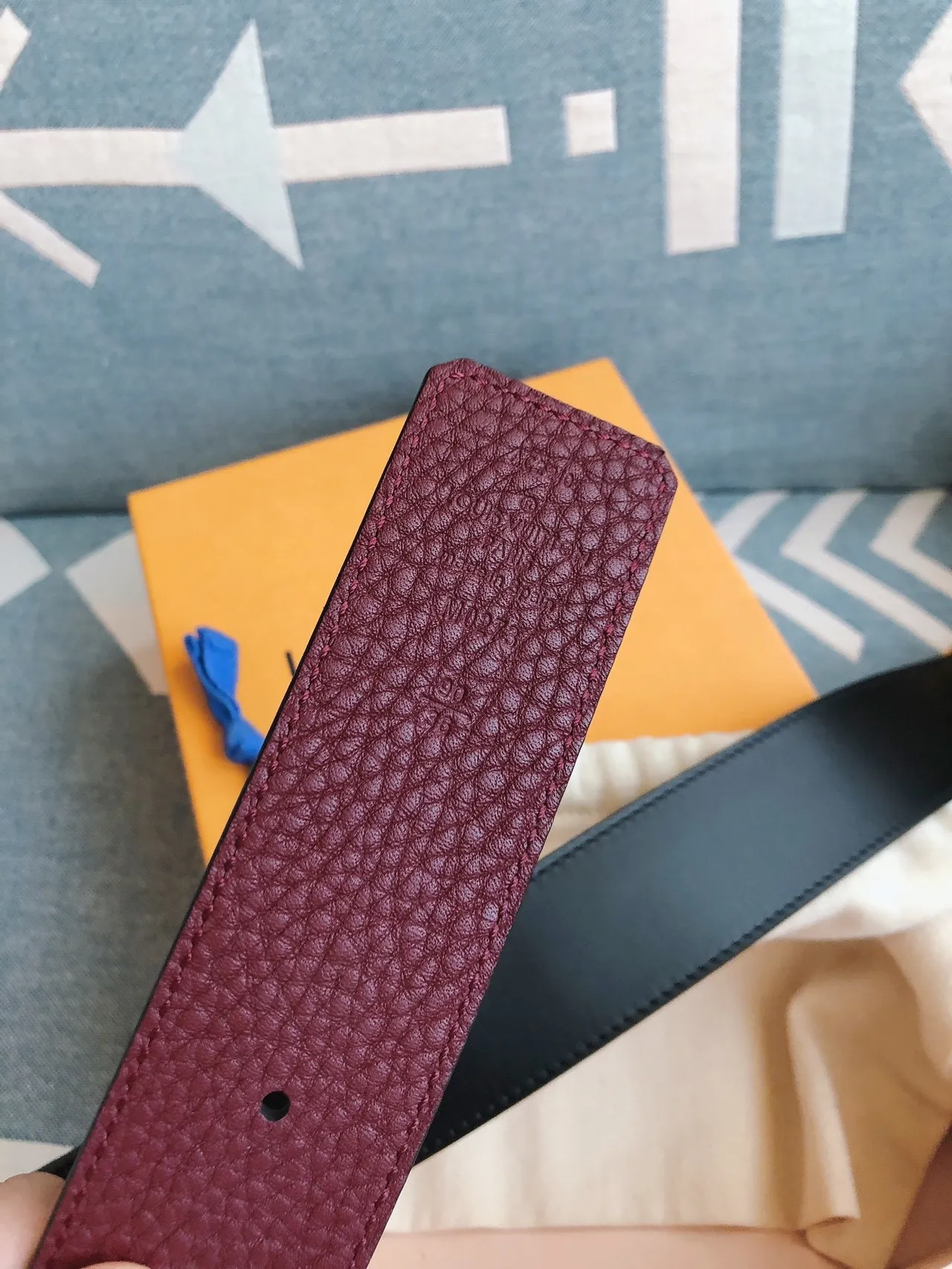 Louis Vuitton LV Belt بورجوندي جلد مقشر بكل ذهبي اللون حزام جلد 6