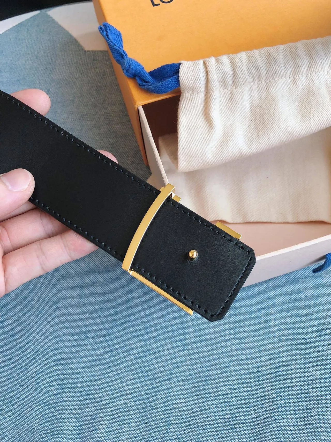 Louis Vuitton LV Belt بورجوندي جلد مقشر بكل ذهبي اللون حزام جلد 7
