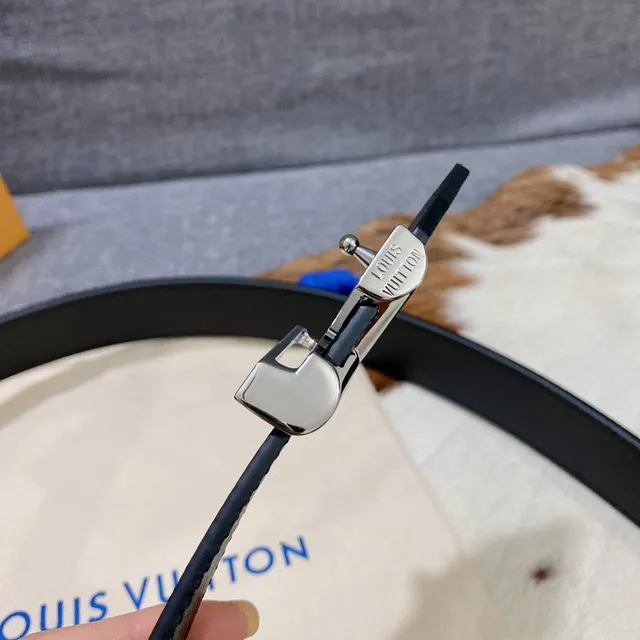 Louis Vuitton LV Belt Navy Silver V-Shaped Polished Metal Buckle Textured Embossed Strap Leather Belt 4