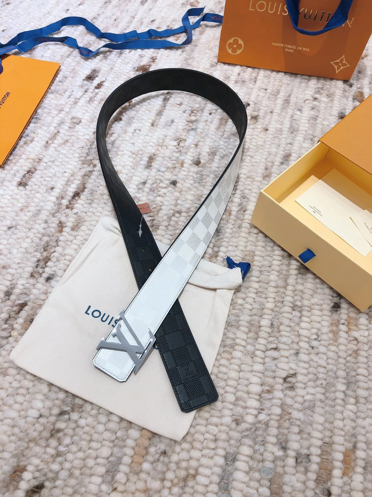 Louis Vuitton LV Belt White and Gray Damier Leather Belt 4